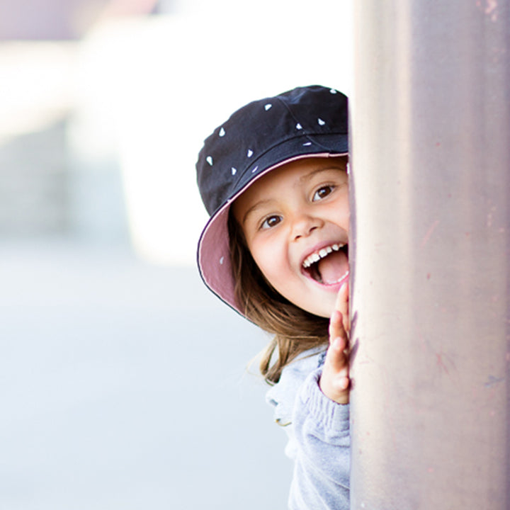 KIDS REVERSIBLE BUCKET HAT