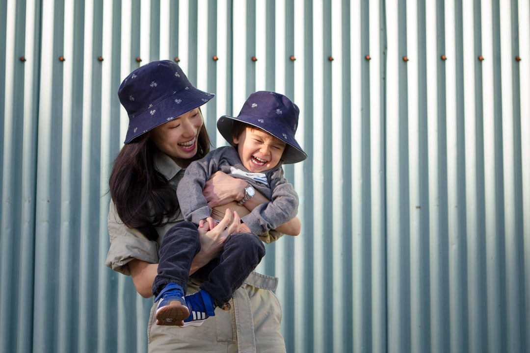 KIDS REVERSIBLE BUCKET HAT